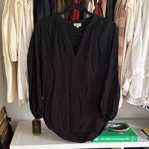 The Odells Black V-Neck Long Sleeve Tunic Top